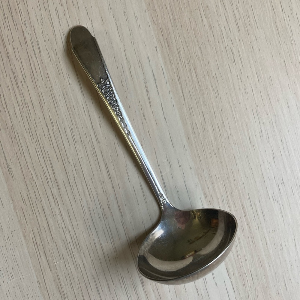Vintage Gravy Silver Plated Ladle WM. ROGERS & SON IS, The GARDENIA Pattern 1941